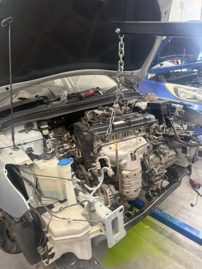 Hyundai i30 Engine Replacement with engine on hoist