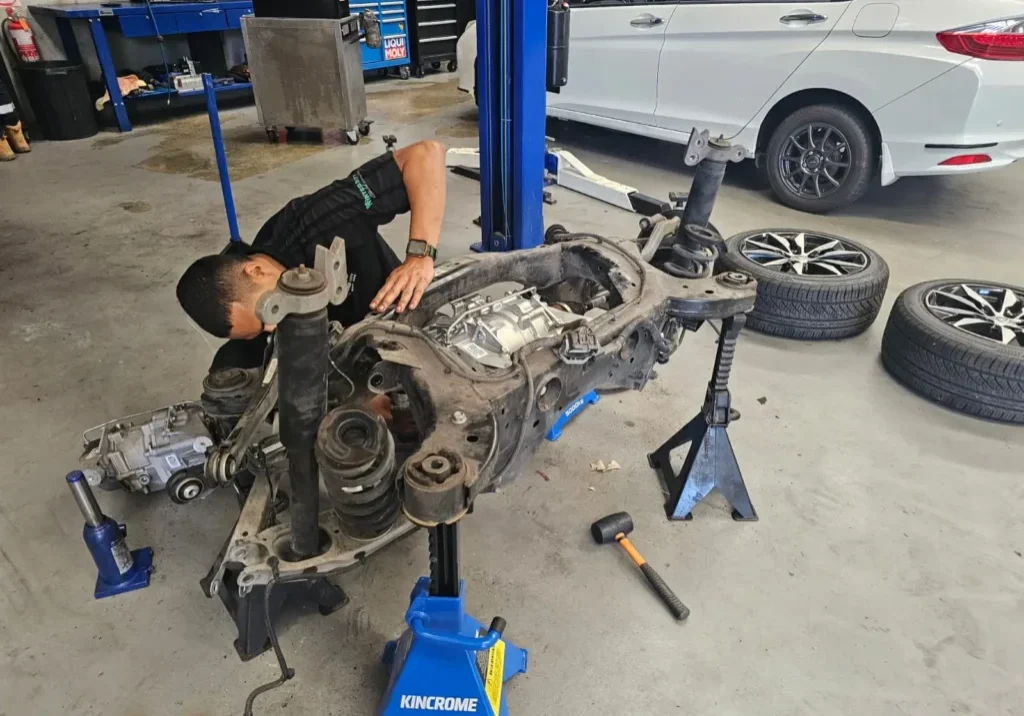 Rear Diff Repair 2017 Commodore 01